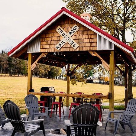 Bourbon Trail: Caboose On The Farm Villa Lawrenceburg Exterior foto