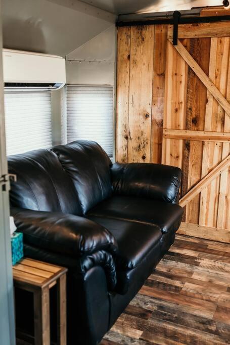 Bourbon Trail: Caboose On The Farm Villa Lawrenceburg Exterior foto