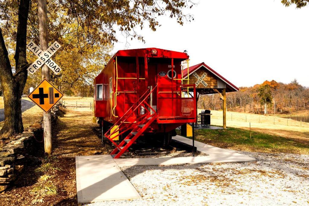 Bourbon Trail: Caboose On The Farm Villa Lawrenceburg Exterior foto