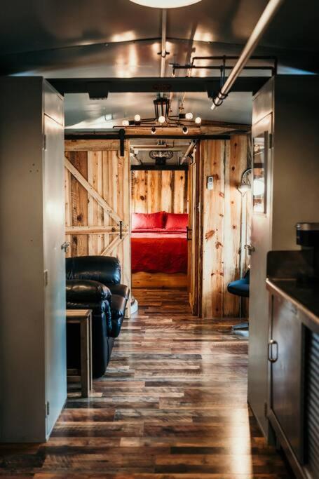 Bourbon Trail: Caboose On The Farm Villa Lawrenceburg Exterior foto