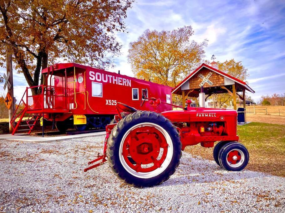 Bourbon Trail: Caboose On The Farm Villa Lawrenceburg Exterior foto